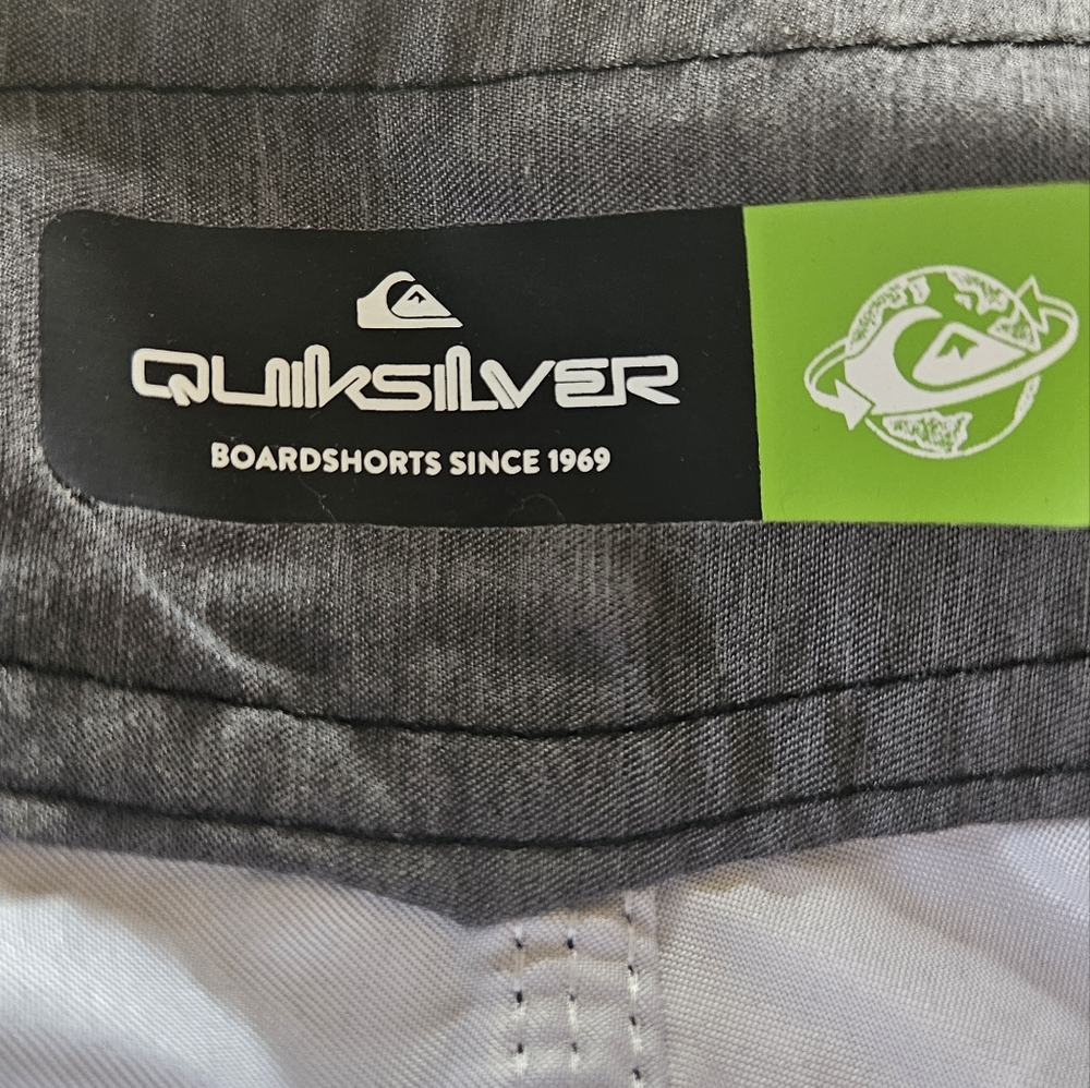 Quiksilver Men's Multicolor Swim Shorts Size 32. - Picture 3 of 7
